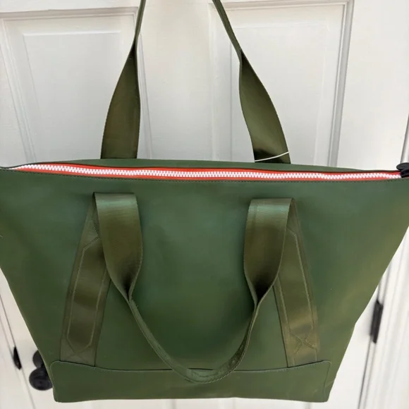 HUNTER FOR TARGET GREEN TOTE BAG | NWT | COLLECTIBLE | 20 YEARS OF TARGET DESIGN - Picture 2 of 9